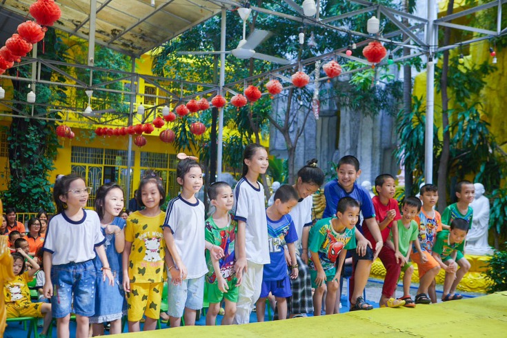 Sinh viên Khoa Thú y - Chăn nuôi HUTECH sưởi ấm trái tim các em nhỏ ở chùa Kỳ Quang 2 nhân dịp Trung thu 46