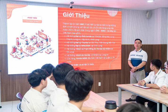 [Video] Khám phá môi trường làm việc chuyên nghiệp tại Head Honda Ô tô Phát Tiến cùng sinh viên VJIT 18