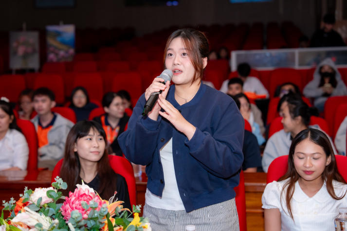 Sinh viên Khoa Quản trị Du lịch - Nhà hàng - Khách sạn khám phá “3 lợi thế vàng” khi đầu tư nghiêm túc vào tiếng Anh 45