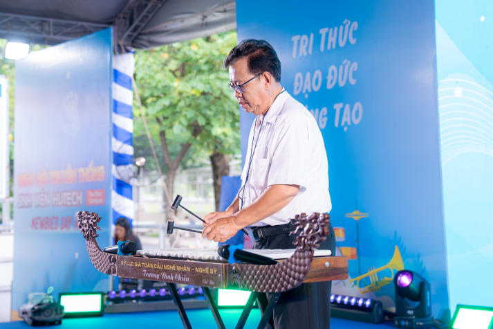 “HUTECH - Newbies Say Hi” khuấy động Thu Duc Campus vào 23/9 tới 71