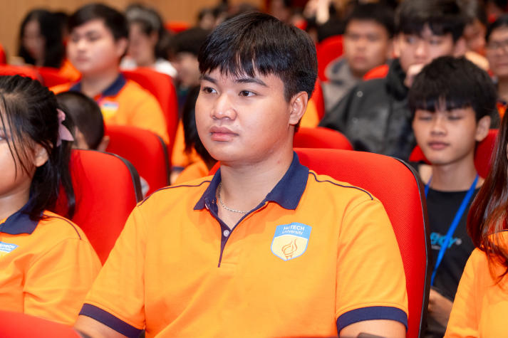 Sinh viên HUTECH học “bí quyết khởi nghiệp thật” từ CEO đàn anh 72