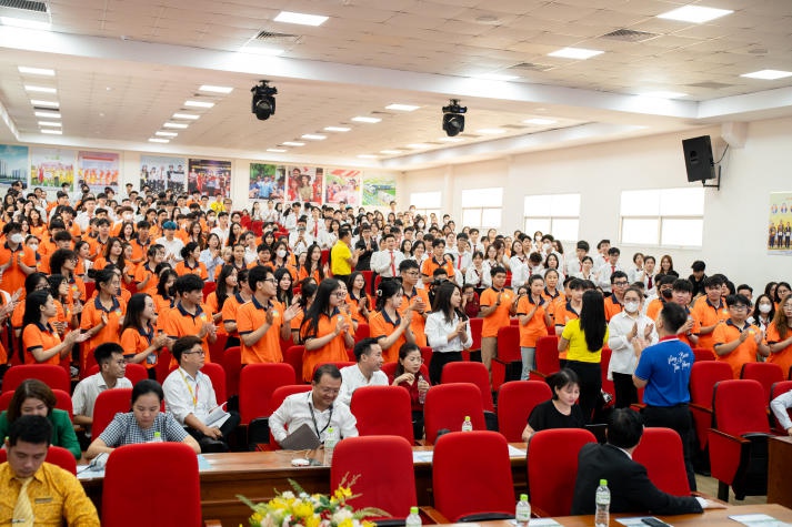 [Video] CEO Nguyễn Quốc Kỳ kể chuyện chinh phục ước mơ cùng sinh viên HUTECH 116