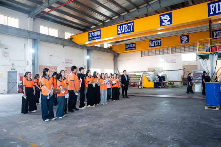 Sinh viên Trung Quốc học khám phá “guồng vận hành” doanh nghiệp quốc tế tại Taya Canvas Việt Nam 32