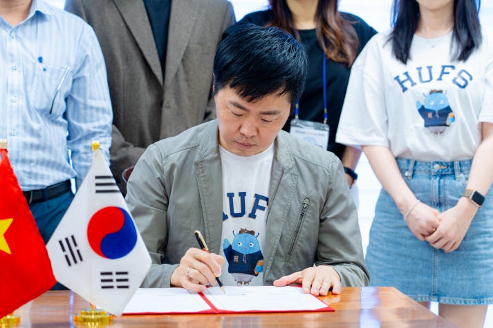 HUTECH and Hankuk University of Foreign Studies (Korea) signed MoU 141