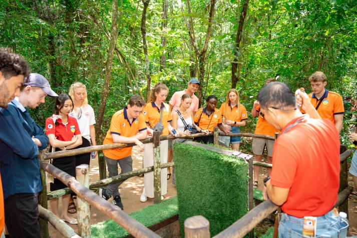 [Video] International students and HUTECH learn Vietnamese history at Cu Chi Tunnels 33