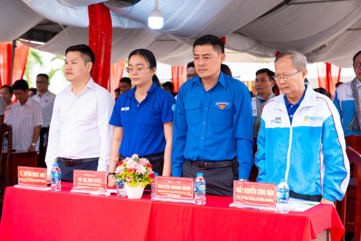 [Video] 05 chiến sĩ Mùa hè xanh HUTECH ưu tú được kết nạp Đảng tại mặt trận tỉnh Đồng Tháp 34