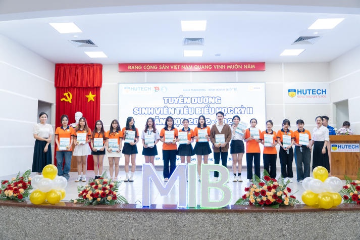 Khoa Marketing - Kinh doanh quốc tế tổ chức Hội nghị tổng kết và phát động phong trào sinh viên năm học 2023-2024 73