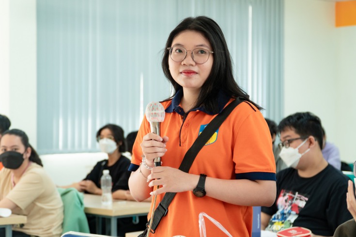 Hội thảo “Tips to translation contracts” đã giúp các bạn sinh viên hiểu hơn về quá trình dịch hợp đồng cũng như có như “bỏ túi” nhiều bí quyết dịch hợp đồng hữu ích HUTECH 1