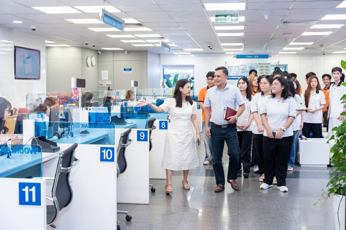 [Video] Khám phá văn hóa doanh nghiệp Hàn Quốc cùng sinh viên Quản trị kinh doanh VKIT tại Wooribank 23