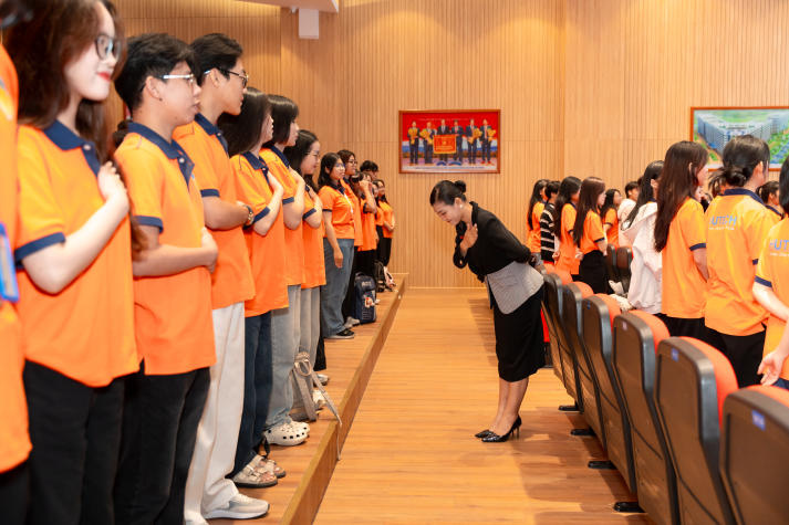 Hoàn thiện hình ảnh cá nhân, sinh viên HUTECH tự tin tỏa sáng với phong thái chuyên nghiệp 72