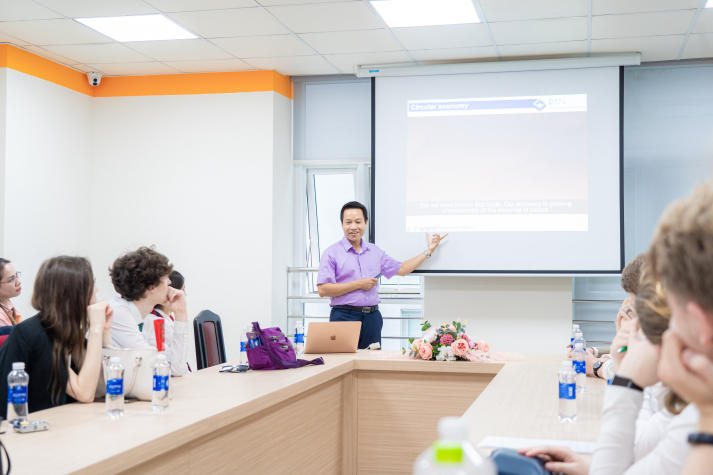 HUTECH welcomes students from University of Groningen for international academic exchange 84