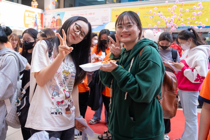 [Video] Sinh viên HUTECH hào hứng trải nghiệm Ngày hội giao lưu văn hóa Việt - Nhật 2024 227