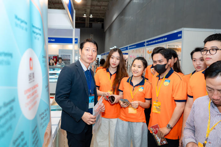 Vietnam Bakery Show 2025 - “lớp học thực tế” quy mô lớn dành cho sinh viên Công nghệ thực phẩm 59