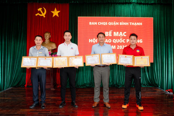 HUTECH dẫn đầu Hội thao Quốc phòng Quận Bình Thạnh 2025 với nhiều thành tích ấn tượng 144