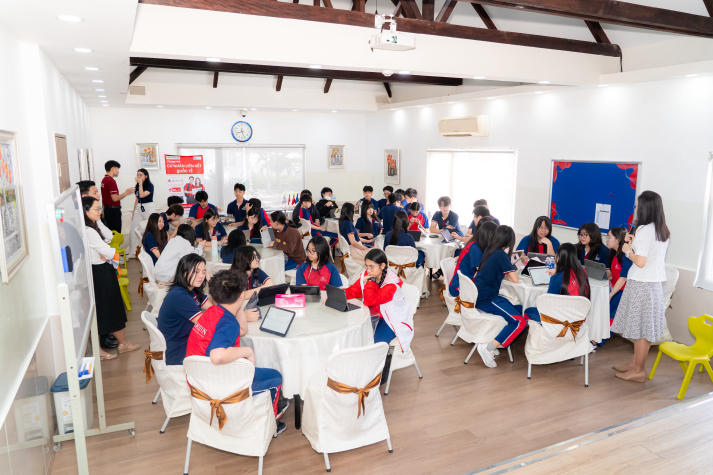 Học sinh THPT khám phá ứng dụng AI và định hướng tương lai cùng I-HUTECH 10