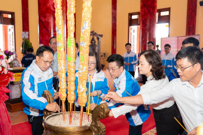 07 chiến sĩ Mùa hè xanh HUTECH vinh dự đứng vào hàng ngũ của Đảng Cộng sản Việt Nam 20