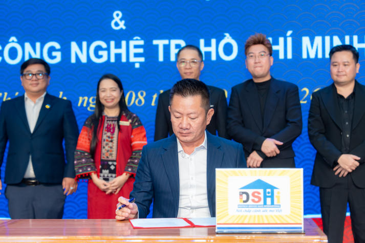 “Dám nghĩ - Dám làm - Dám tỏa sáng”: Hành trang đầu tiên của tân sinh viên Viện Văn hóa - Nghệ thuật - Thể thao 94