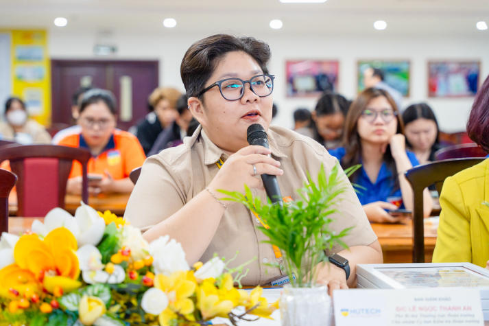 Khi sinh viên Khoa Quản trị kinh doanh trở thành những người truyền cảm hứng 68