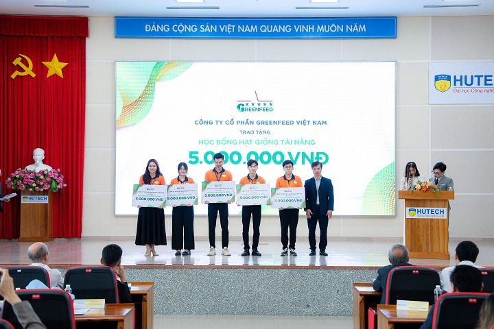 Hơn 30 doanh nghiệp, 1500 cơ hội việc làm tại Ngày hội Triển lãm và Tuyển dụng khối ngành Thú y - Chăn nuôi 95