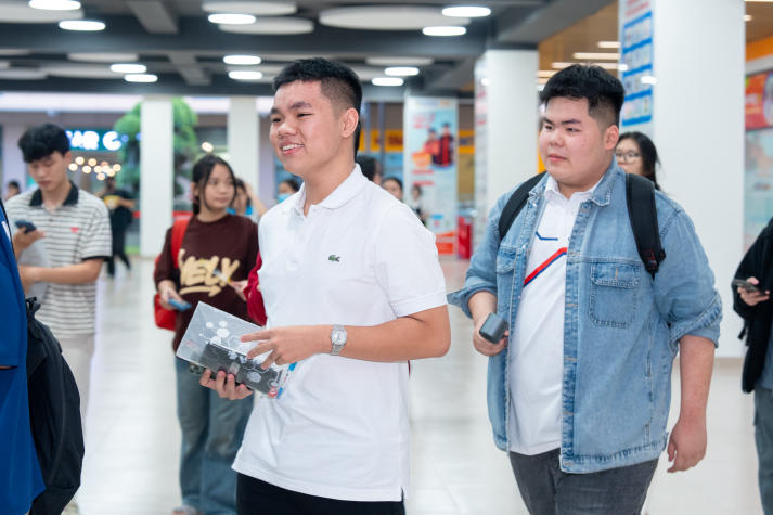 HUTECH phối hợp UEF tổ chức thành công kỳ thi V-SAT 2026 cho gần 1.000 thí sinh 25