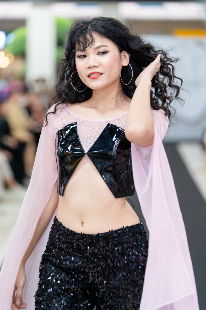 Ngắm 17 bộ sưu tập độc đáo tại show “Trang phục dạo phố” của sinh viên ngành Thiết kế thời trang 57