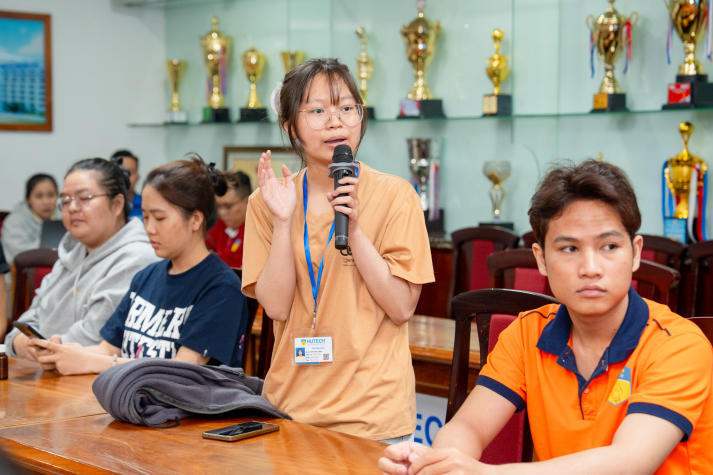 [Video] Gen Z HUTECH học “bí kíp sinh tồn” nơi công sở từ cựu sinh viên thành đạt 107