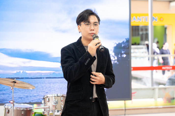 Văn nghệ sân trường chào đón năm học mới 2025-2026 tại HUTECH 71