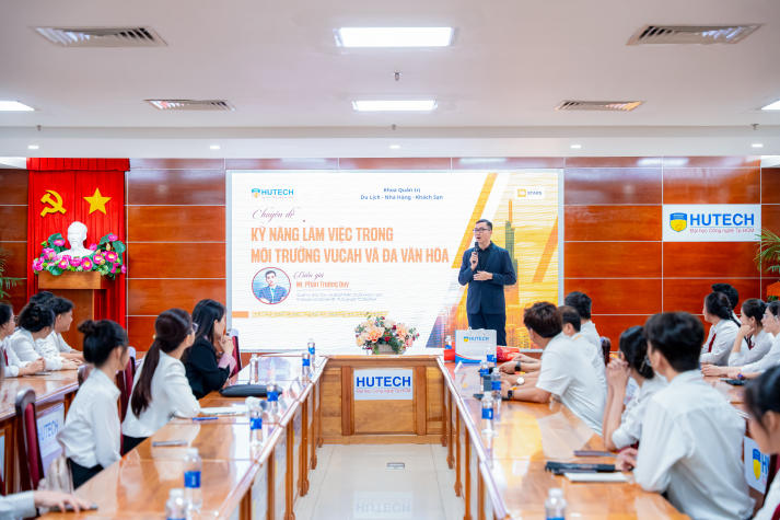 Trang bị kỹ năng làm việc trong môi trường VUCAH và đa văn hóa cho sinh viên HUTECH 42