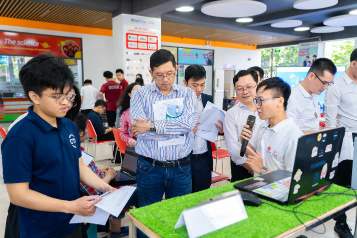 Viện Kỹ thuật dựng “đấu trường” AI và IoT, hội tụ loạt giải pháp công nghệ đột phá của sinh viên liên trường 77
