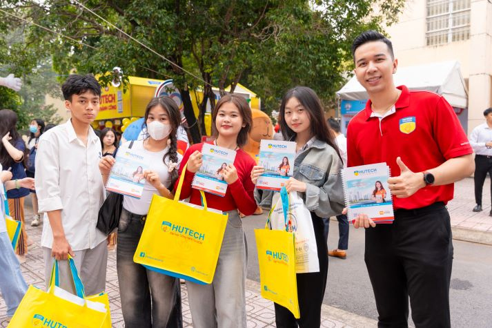 Ghi nhớ lịch thi THPT năm 2025: Sĩ tử 2k7 lên dây cót tinh thần, sẵn sàng bước vào kỳ thi tốt nghiệp 57