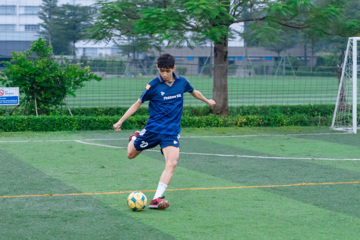 Red Sport đoạt cúp vô địch môn Bóng đá nam Giải thể thao chào đón tân sinh viên 13