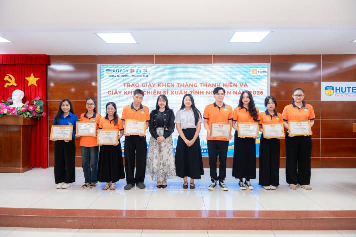 Sinh viên Khoa Tài chính - Thương mại chinh phục Sinh viên 5 tốt từ hành trình hoàn thiện chính mình 96