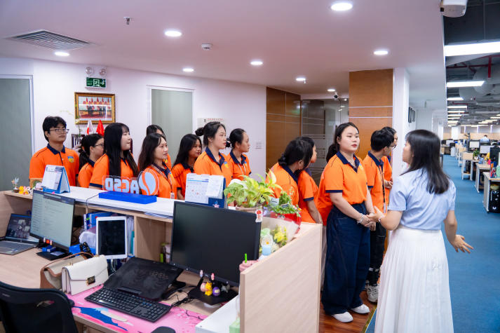 Sinh viên ngành Ngôn ngữ Nhật khám phá nghiệp vụ dự toán tại ACSD 62