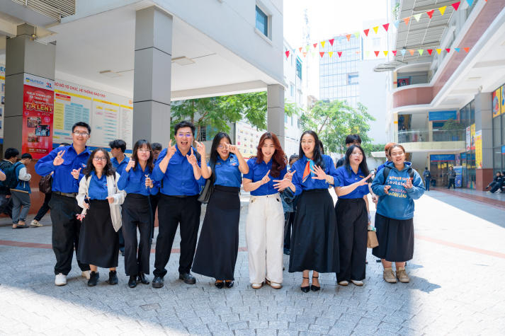 Thanh âm tuổi trẻ lan tỏa tinh thần Tháng Thanh niên tại HUTECH 78