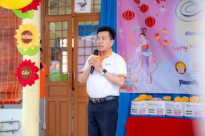 Một mùa Trăng trọn vẹn: Sinh viên Khoa Tài chính - Thương mại HUTECH đem niềm vui đến trẻ em Vĩnh Long 157