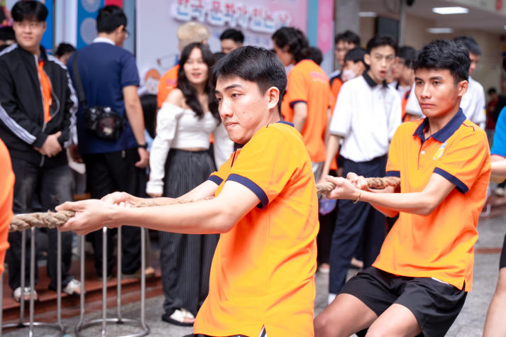 A burst of cultural colors at the Vietnam - Korea Cultural Festival 2025: Connection and integration 45