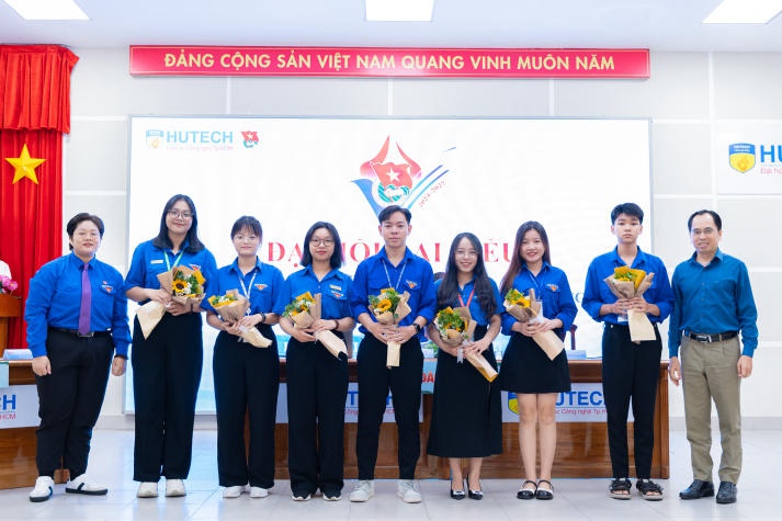 Khoa Khoa học Xã hội và Quan hệ Công chúng tổ chức Đại hội Đại biểu Đoàn TNCS Hồ Chí Minh lần II với nhiều tâm huyết 220