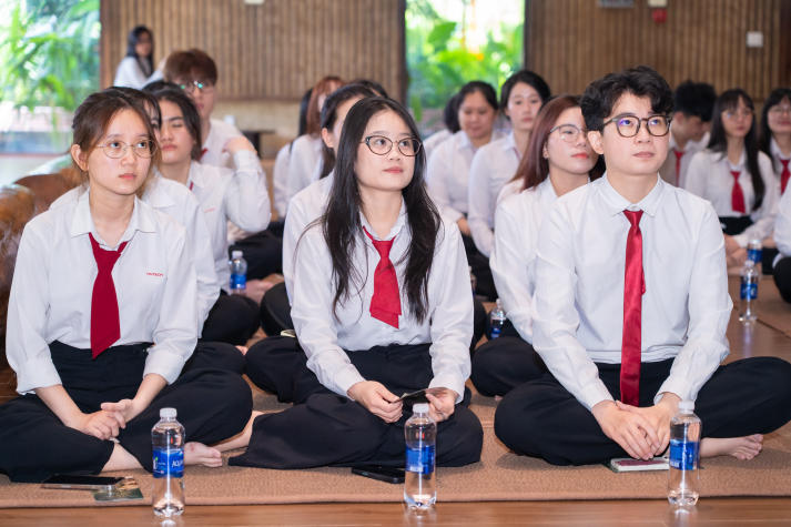 Sinh viên Quản trị khách sạn trải nghiệm mô hình chăm sóc sức khỏe tại Carezone 86