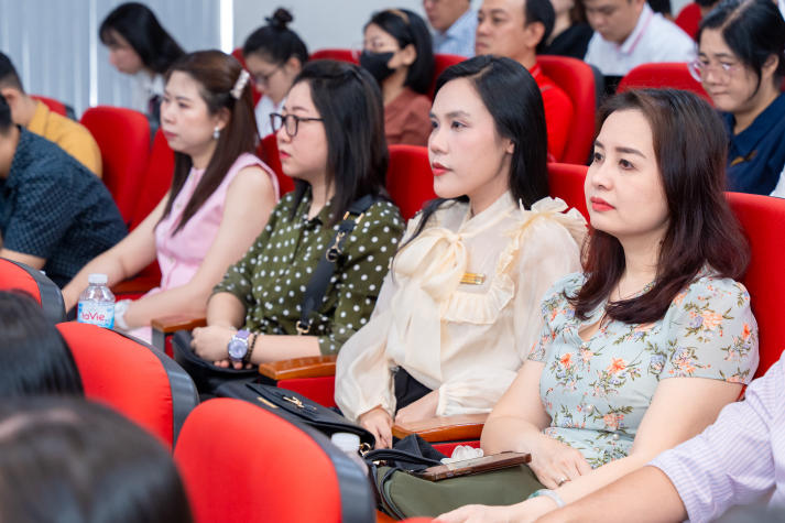 Giảng viên HUTECH tìm hiểu về tích hợp trí tuệ nhân tạo trong giáo dục đại học cùng chuyên gia Đại học Columbia 73