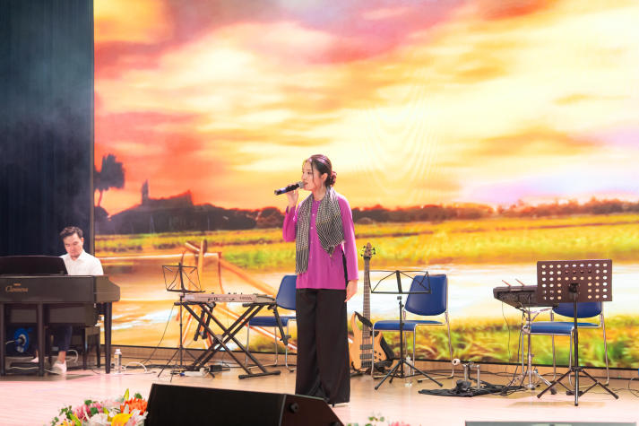 Trình diễn giàu bản sắc, sinh viên Thanh nhạc tỏa sáng trong kỳ thi tốt nghiệp 70