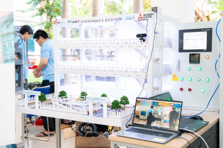 MECA 2025 Finals: HUTECH students conquer technology through practical projects 114