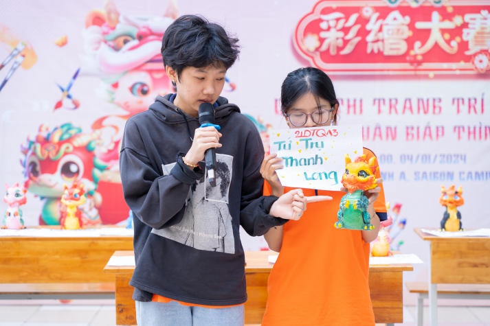 Sinh viên Khoa Trung Quốc học hào hứng trang trí tượng chào mừng Xuân Giáp Thìn 2024 85