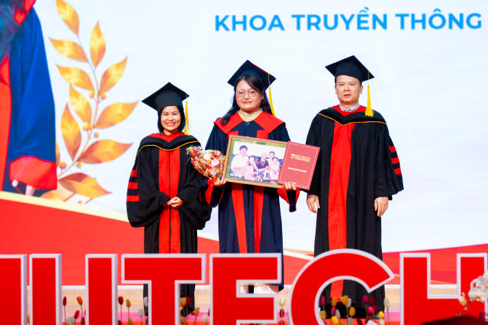 HUTECH vinh danh Tân Cử nhân, Tân Dược sĩ tại Lễ trao bằng tốt nghiệp 62