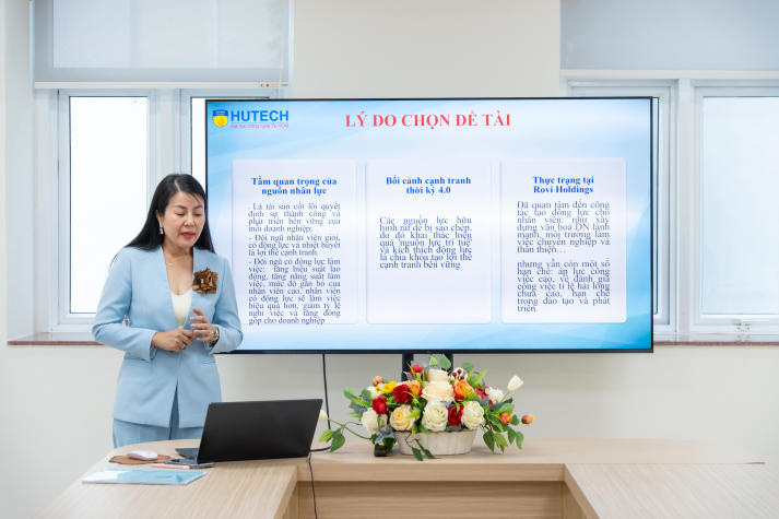 Nhiều lát cắt thực tiễn từ nghiên cứu Quản trị kinh doanh tại buổi bảo vệ luận văn/đề án Thạc sĩ HUTECH 27