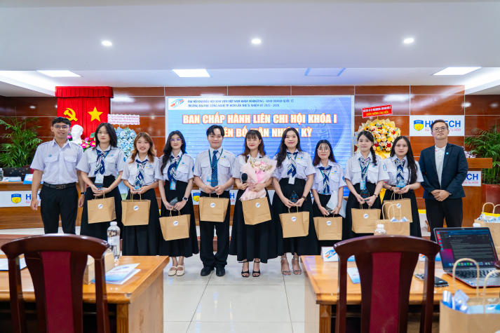Bước chuyển mình mạnh mẽ của phong trào sinh viên Khoa Marketing - Kinh doanh quốc tế nhiệm kỳ 2025 - 2028 199