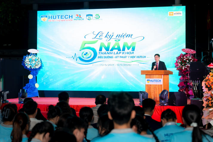[Video] Sinh viên Khoa Điều dưỡng - Kỹ thuật y học “cháy” hết mình tại HUTECH’s Health Festival 2026 140