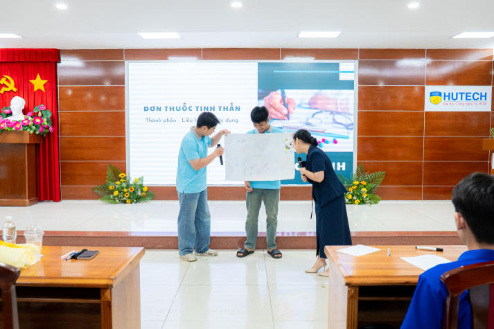 Sinh viên Khoa Điều dưỡng - Kỹ thuật y học khởi đầu năm học mới với thông điệp nhân văn: Chính xác để vững tin và trưởng thành 64