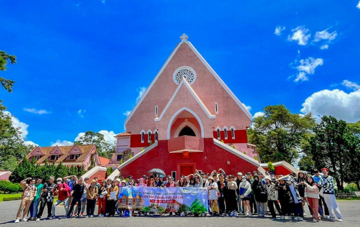 Sinh viên ngành Kiến trúc và Thiết kế nội thất khám phá nhiều kiến trúc độc đáo trong chuyến kiến tập tại Bảo Lộc và Đà Lạt 36