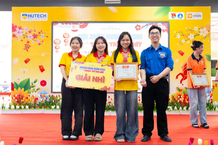 [Video] HUTECH Chào Xuân 2026: “Bật mood” Tết Việt giữa khuôn viên trường 246