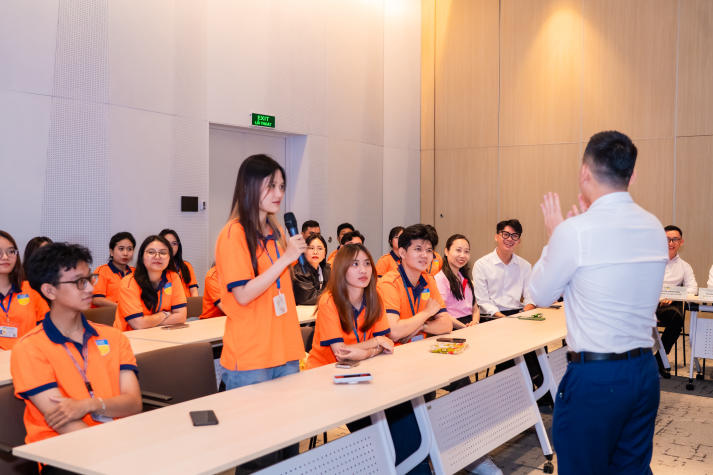 [Ảnh] Kiến tập tại C.P. Việt Nam: Cơ hội cọ xát thực tiễn cho sinh viên ngành Kinh tế quốc tế 74